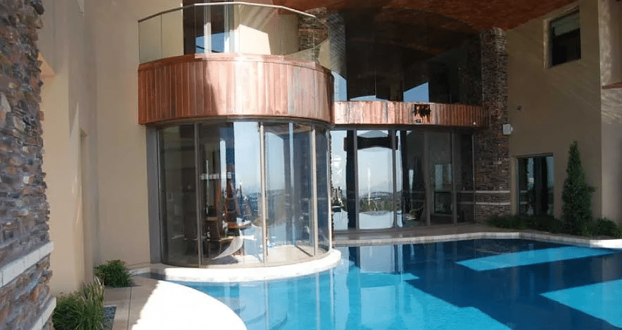 Our Multi-Slide Glass Door Systems allow for unique customization opportunities including pocketed, multidirectional, unidirectional, and radius or “curved” designs. 